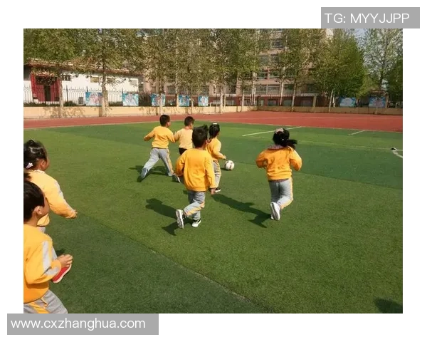 《从贫困小镇到足球巅峰追梦少年励志故事》