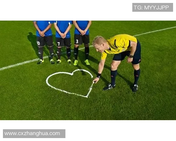 克隆足球巨星引发赛场风暴虚拟与现实交织上演巅峰对决