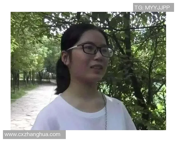 十大足球巨星励志故事揭秘:从困境到巅峰的奋斗历程与人生哲理 十大足球巨星励志故事揭秘:从困境到巅峰的奋斗历程与人生哲理