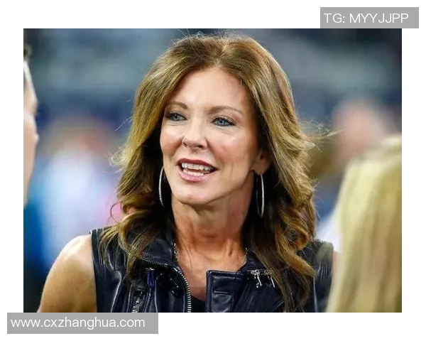 美国足球明星领衔新一代体育英雄塑造与影响力分析